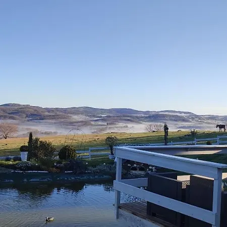 Bed and breakfast Domaine Le Lanis D'hôtes Avec Sur Réservation 4*